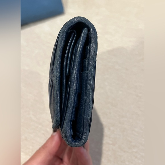 PRADA Authentic wallet in great condition comes with VIP Gift tote ๐ - Picture 4 of 9